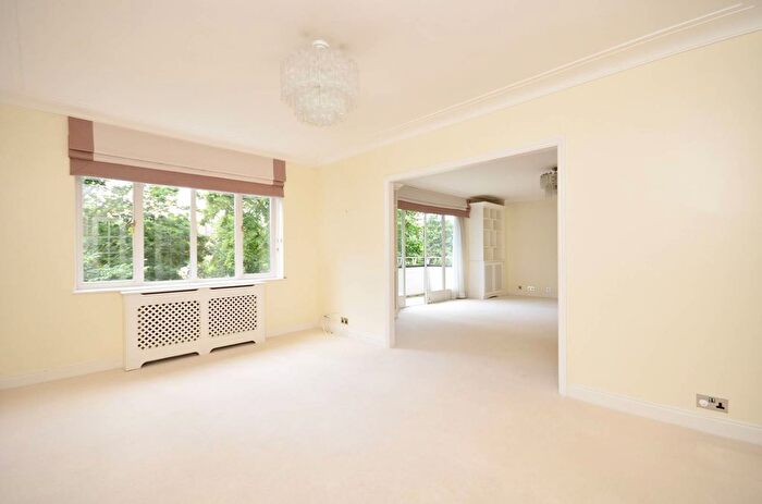 3 Bedroom Flat To Rent In Addison Road, Holland Park, London, W14