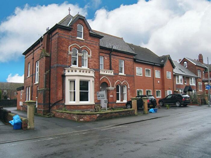 2 Bedroom Flat To Rent In Gladstone Road, Chesterfield, S40