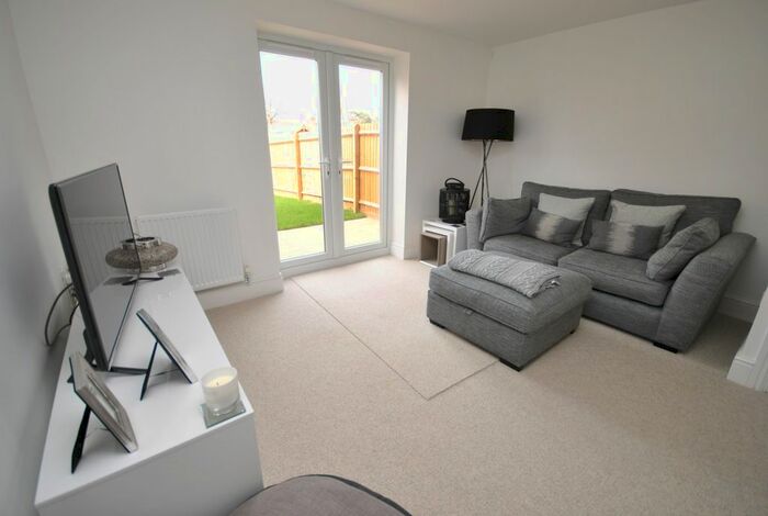 2 Bedroom Town House To Rent In Burrow Drive, Rothley, LE7
