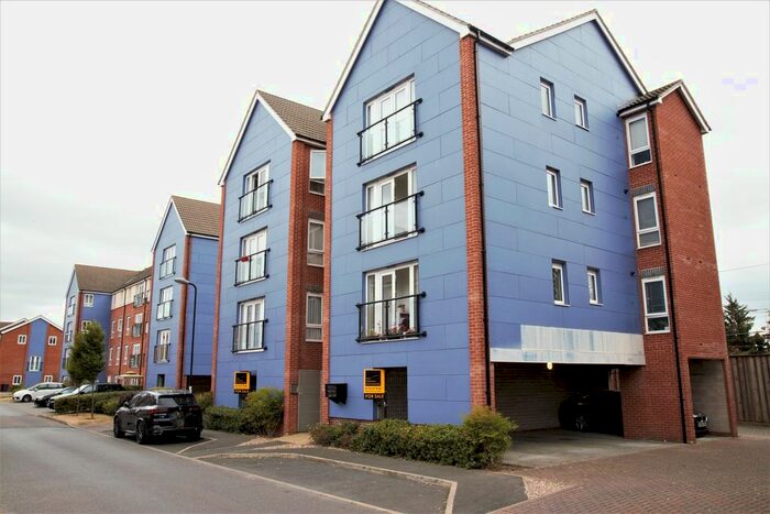 2 Bedroom Flat To Rent In Chadwick Road, Slough, SL3