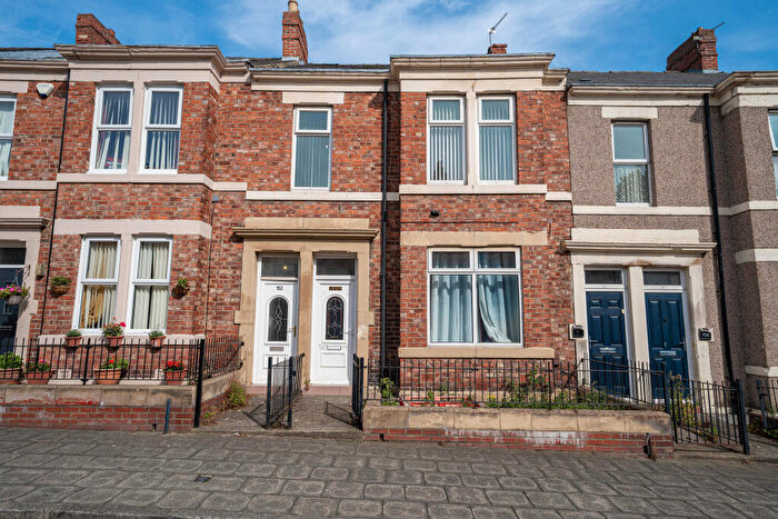 3 Bedroom Flat To Rent In Brinkburn Avenue, Bensham, Gateshead, NE8