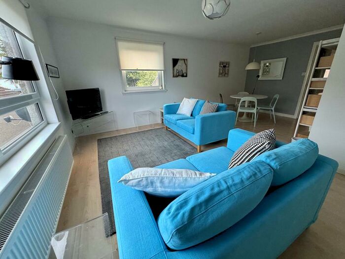 3 Bedroom Flat To Rent In Great Western Road, First Floor, AB10