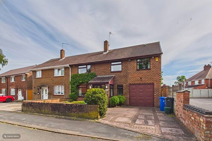 4 Bedroom Semi-Detached House For Sale In Shakespeare Road, Burton-on-Trent, DE14