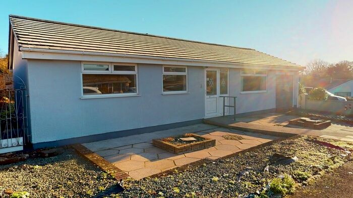 3 Bedroom Bungalow To Rent In Maes Y Dderwen, Carmarthen, Carmarthenshire, SA31
