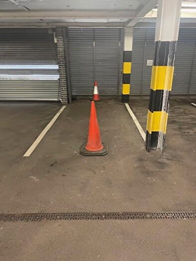 Garage / Parking For Sale In Oldham Road, Manchester, M4