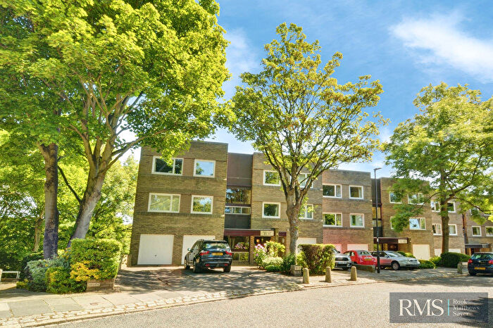 2 Bedroom Flat For Sale In Adderstone Crescent, Jesmond, Newcastle Upon Tyne, NE2