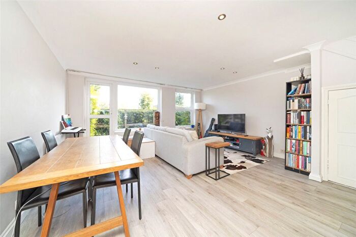 4 Bedroom Detached House To Rent In Glentham Gardens, London, SW13