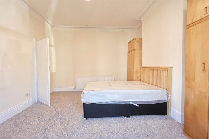 2 Bedroom Flat To Rent In Helmsley Road, Sandyford, Newcastle Upon Tyne, NE2
