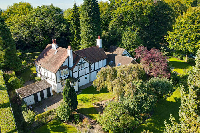 5 Bedroom Detached House For Sale In War Coppice Road, Caterham, CR3