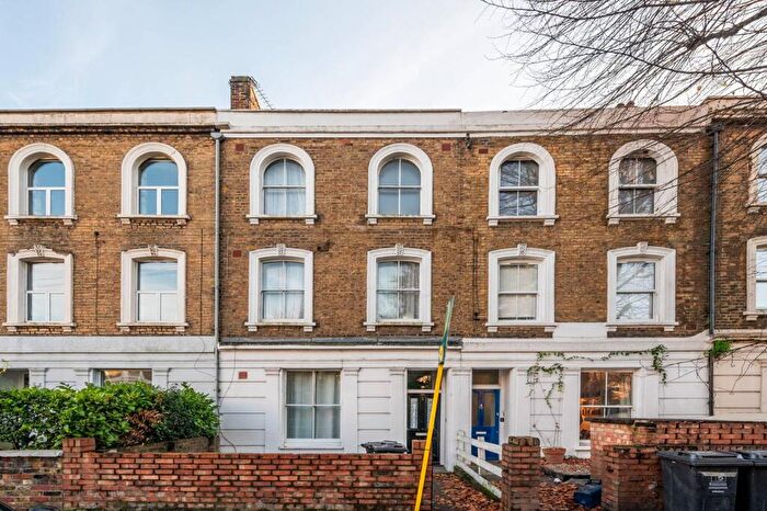 2 Bedroom Flat To Rent In Manse Road, Stoke Newington, London, N16
