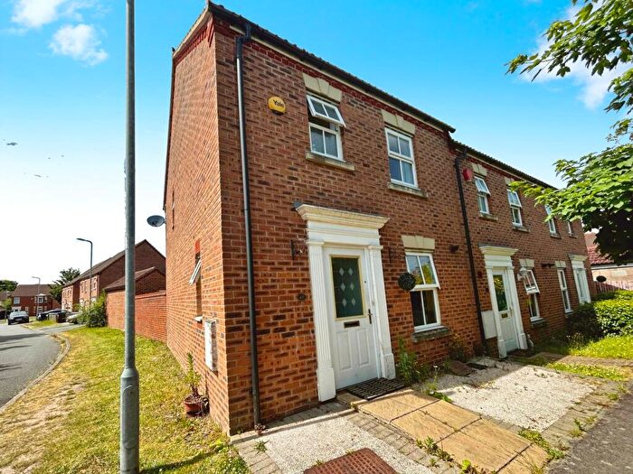 3 Bedroom End Of Terrace House To Rent In Walker Crescent, Langley, SL3