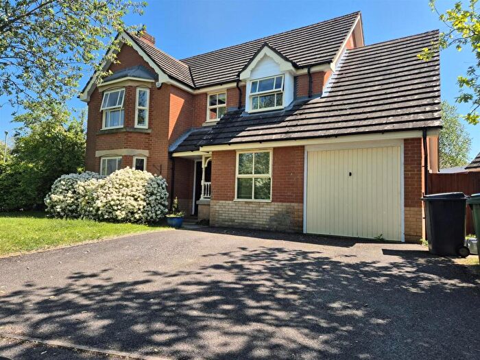 4 Bedroom Detached House For Sale In Whitebeam Close, Colden Common, Winchester, SO21