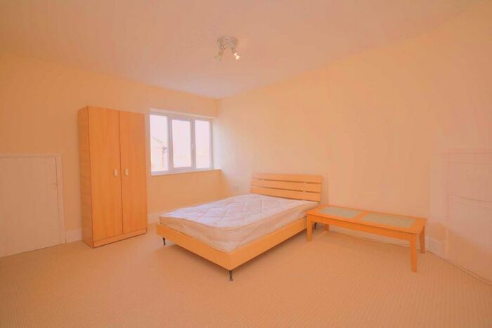 2 Bedroom Apartment To Rent In Sycamore Road, Amersham, HP6