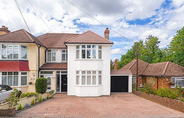 3 Bedroom Semi-Detached House For Sale In The Highway, Orpington, BR6