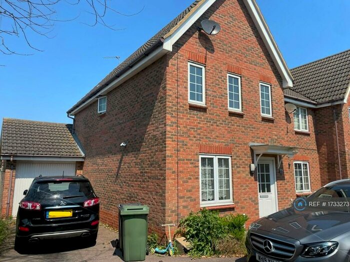 3 Bedroom Semi-Detached House To Rent In Salk Road, Gorleston, Great Yarmouth, NR31