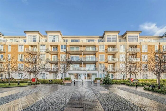 3 Bedroom Flat To Rent In Melliss Avenue, Kew, Richmond, TW9