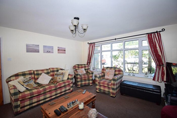 3 Bedroom Detached Bungalow For Sale In Y Ffridd, Morfa Bychan, LL49