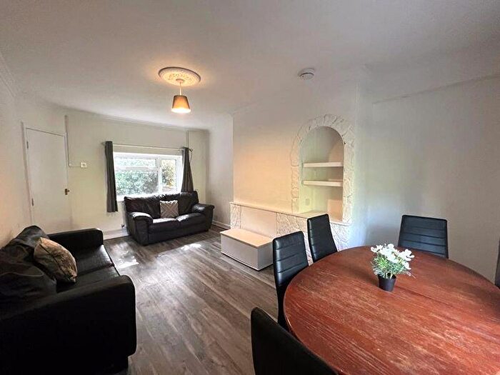 5 Bedroom Semi-Detached House To Rent In Southall Avenue, Brighton, BN2