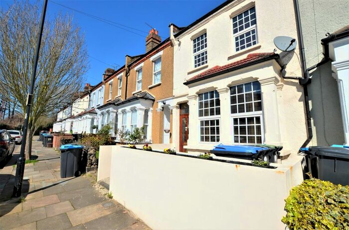 3 Bedroom Property To Rent In East Crescent, Enfield, EN1