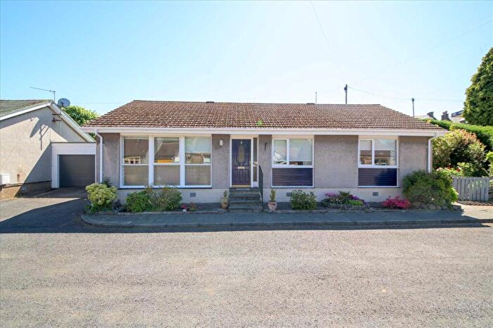 3 Bedroom Link Detached House For Sale In Aberdour Road, Burntisland, KY3