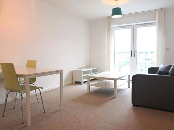 2 Bedroom Flat To Rent In Endeavour House, B Elmira Way, M5