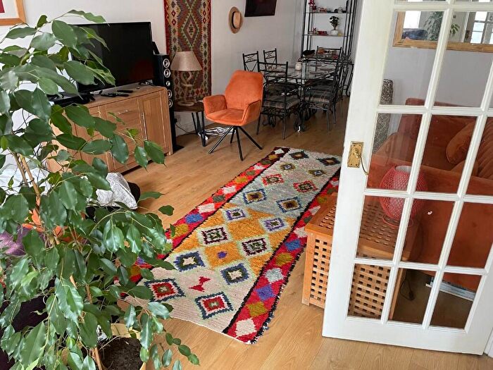 4 Bedroom End Of Terrace House To Rent In Devitt Close, Reading, Berkshire, RG2