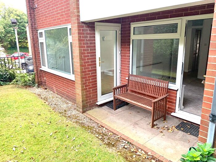 1 Bedroom Flat For Sale In Caldy Road, West Kirby, Wirral, Merseyside, CH48