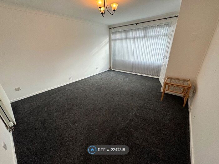 2 Bedroom End Of Terrace House To Rent In Glengonnar Street, Larkhall, ML9
