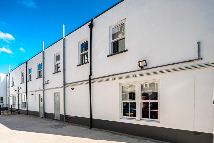 1 Bedroom Property To Rent In London Stile, Chiswick, W4