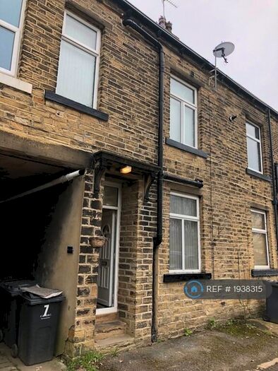 2 Bedroom Terraced House To Rent In Montrose Street, Bradford, BD2