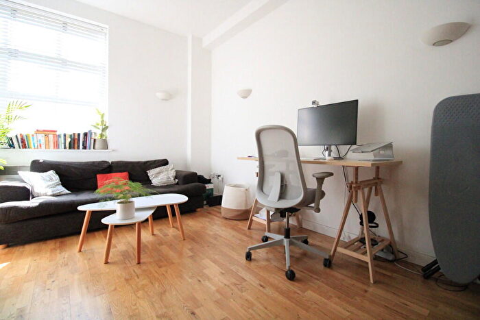 Apartment To Rent In Boundary Street, London, E2