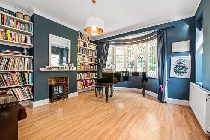 6 Bedroom Detached House To Rent In Highfield Hill, London, SE19