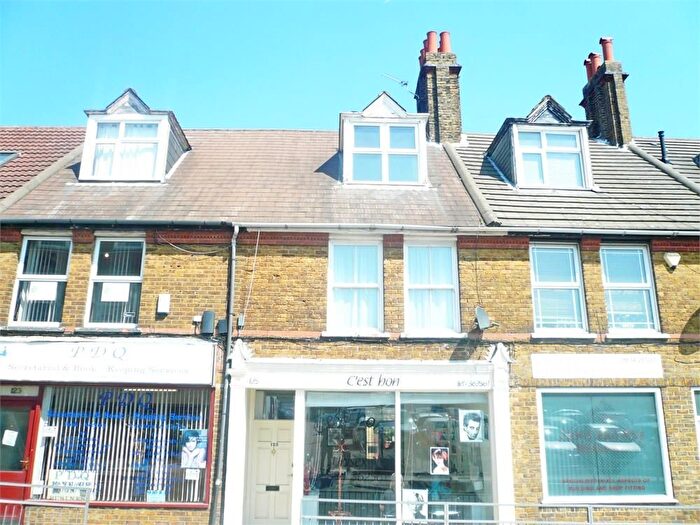 2 Bedroom Flat To Rent In High Street, Rainham, Gillingham, ME8