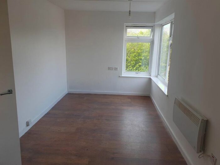 1 Bedroom Flat To Rent In St Clements Court, Comet Close, Fosse Lane, Leicester, LE3