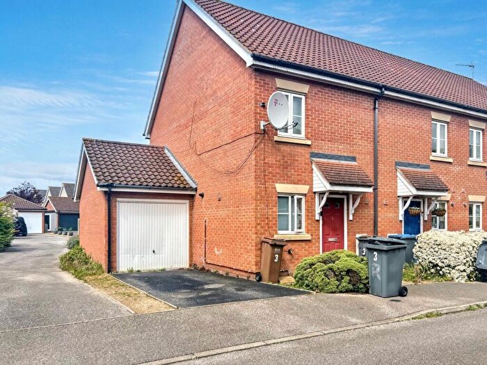 3 Bedroom Terraced House For Sale In Castle Gardens, Kesgrave, Ipswich, IP5