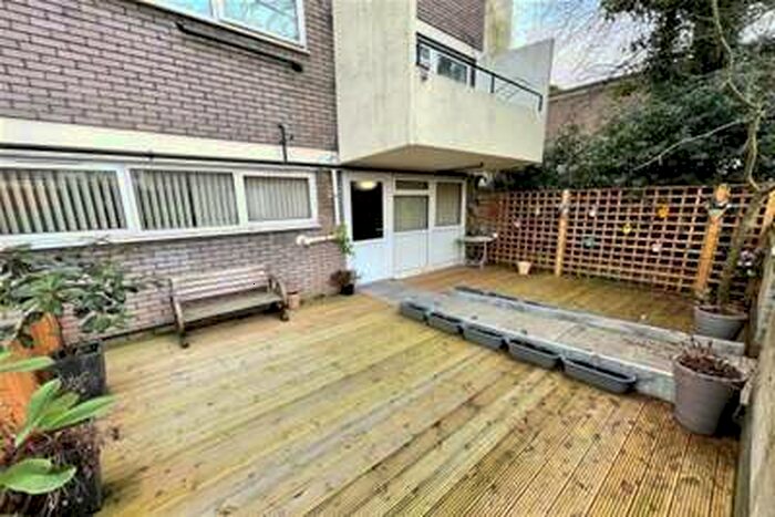 1 Bedroom Flat To Rent In James House, Benedict Square, Coventry, CV2