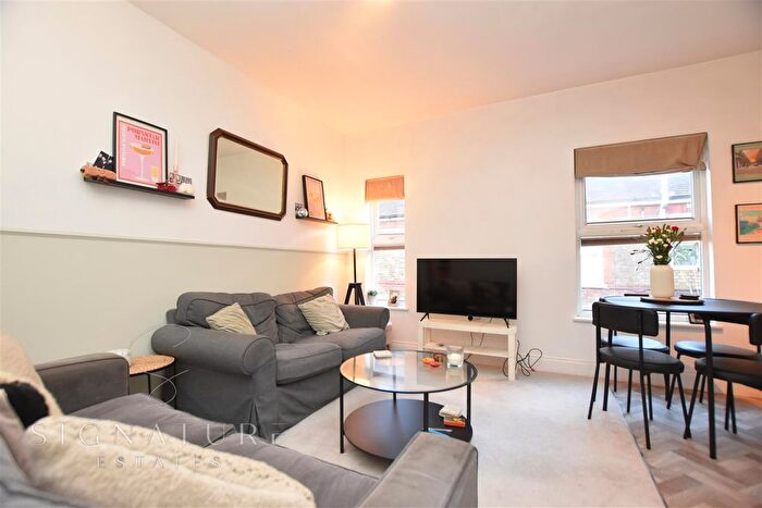 1 Bedroom Flat To Rent In London Road, High Wycombe, HP11