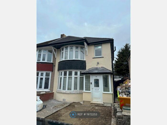 3 Bedroom End Of Terrace House To Rent In Clayhall, Clayhall, IG5