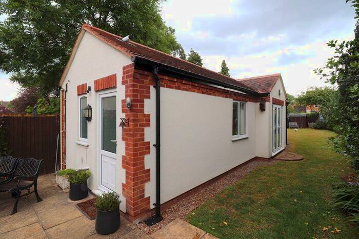 1 Bedroom Bungalow To Rent In Tewkesbury Road, Gloucester, GL2