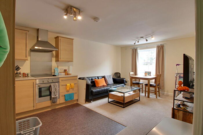 2 Bedroom Apartment To Rent In Craven Road, Newbury, RG14