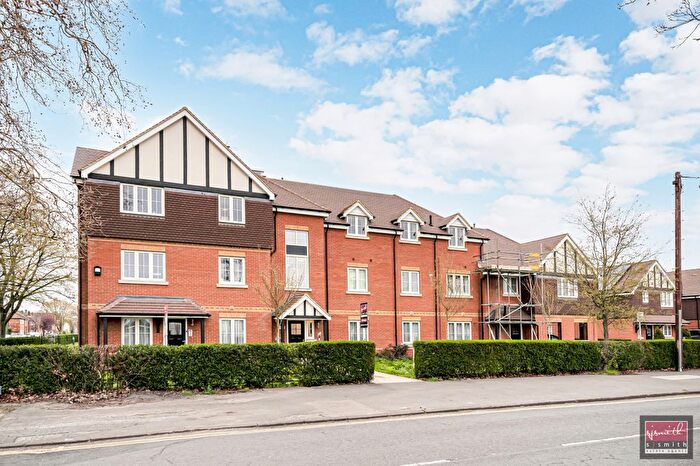 2 Bedroom Flat For Sale In Gatehouse Close, Ashford, TW15