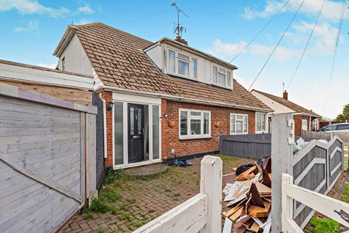 3 Bedroom Semi Detached House For Sale In Leigh Beck Lane, Canvey Island, SS8