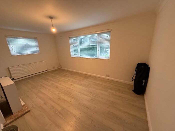 2 Bedroom Apartment To Rent In Underdown Road, Southwick, BN42