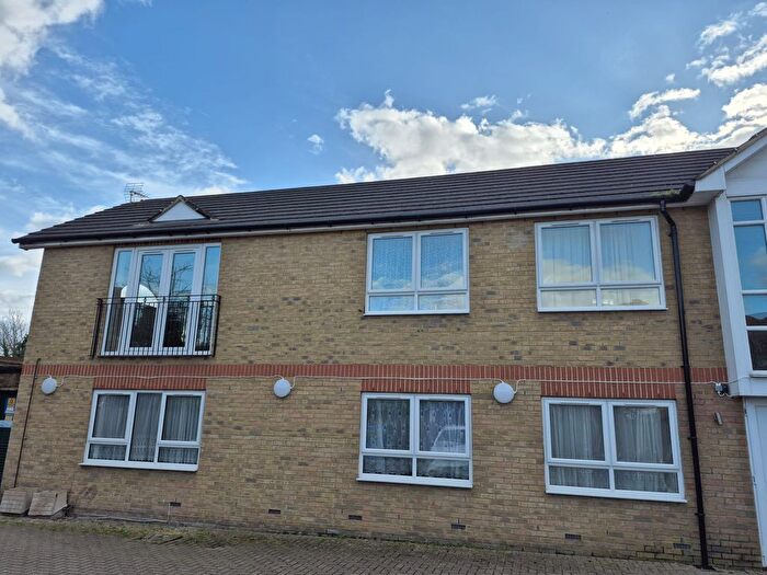 2 Bedroom Flat To Rent In Karim Mews, Walthamstow, E17