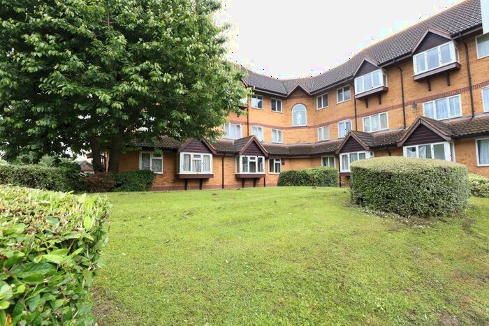 2 Bedroom Flat To Rent In Frobisher Road, Erith, Kent, DA8