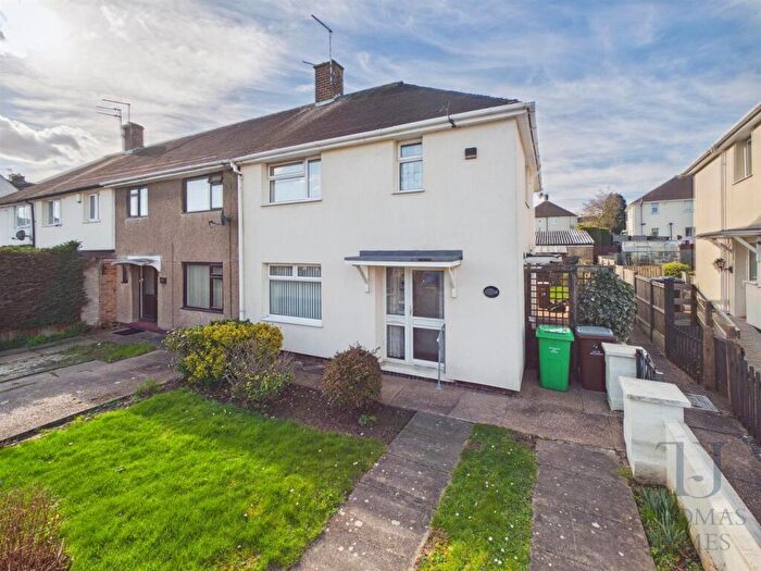 3 Bedroom End Of Terrace House For Sale In Clarewood Grove, Clifton, Nottingham, NG11