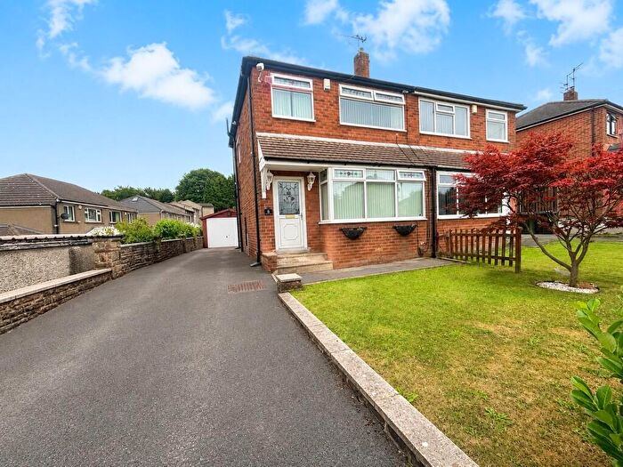 3 Bedroom Semi-Detached House For Sale In Pasture Close, Clayton, Bradford, BD14