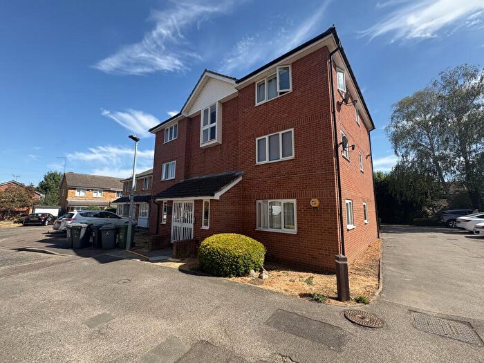 2 Bedroom Flat For Sale In Flamborough Close, Peterborough, PE2