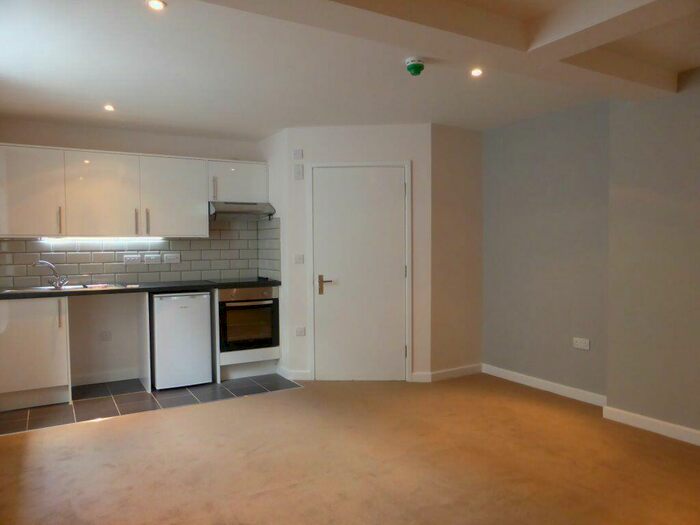 Studio To Rent In Osmond Road -, P13