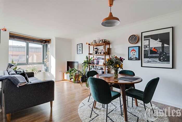 2 Bedroom Flat For Sale In Lewis Gardens, N16